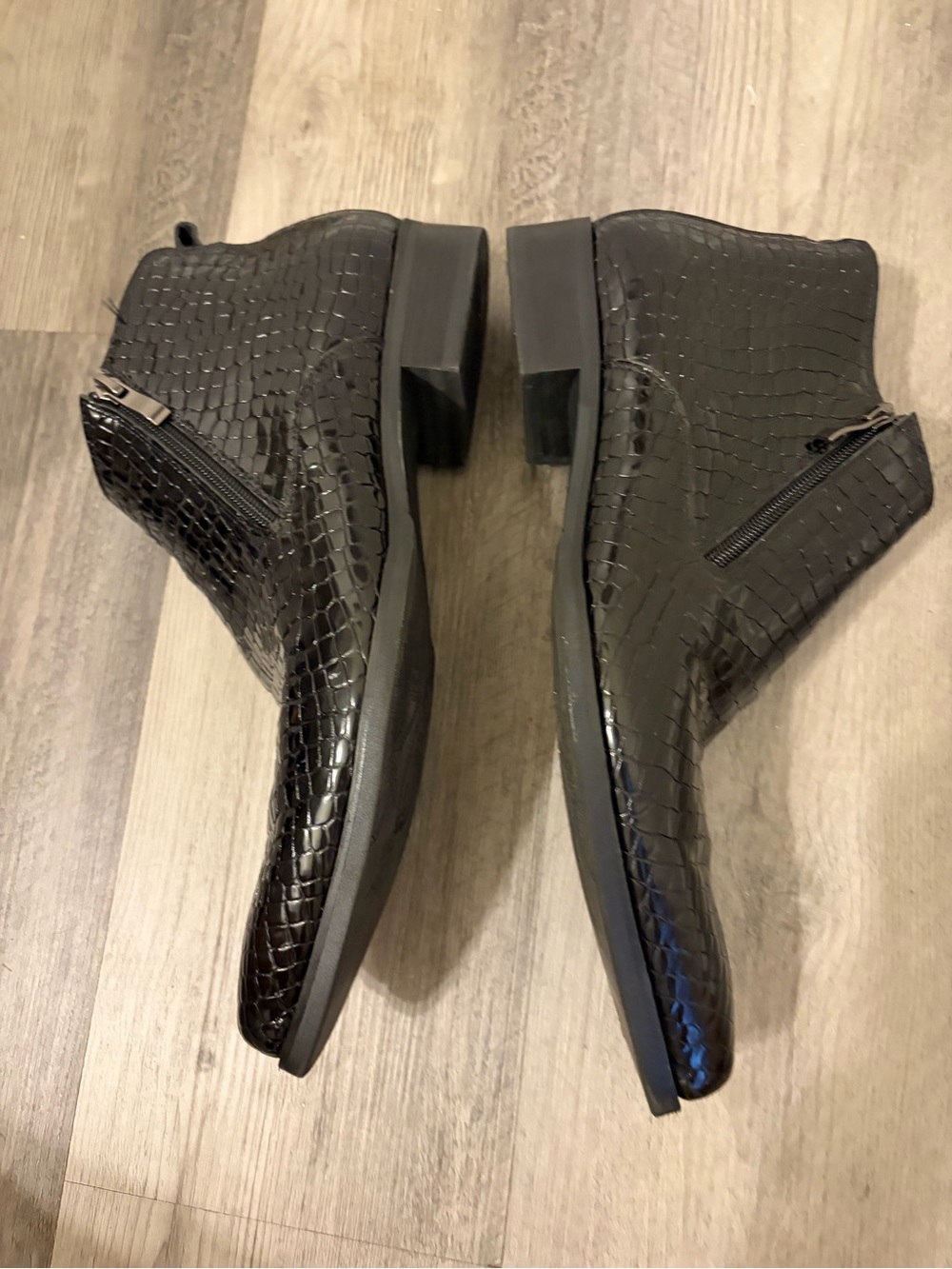Santimon Men's Black Patent Croc-Embossed Leather Chelsea Boots - Picture 4 of 8